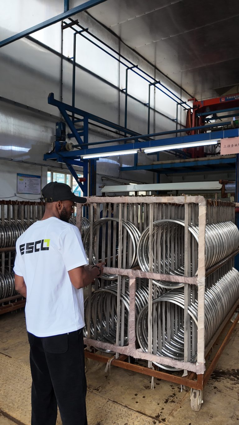 De Comprador a Estratega: Cómo clasificar tus repuestos industriales para optimizar tu presupuesto de importación